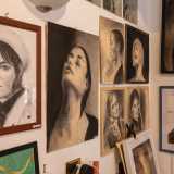 ...e quello di una donna con un cappello e dall�espressione �impenetrabile�